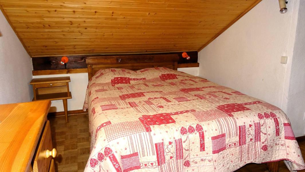 Holiday in mountain resort 2 room duplex apartment 6 people - Résidence le Mercury - Les Gets - Bedroom