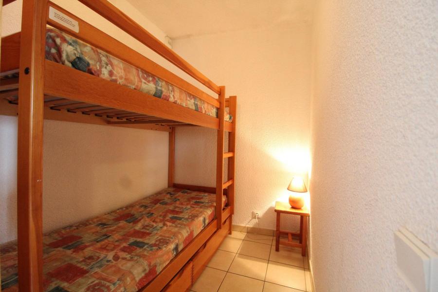 Holiday in mountain resort 2 room apartment sleeping corner 6 people (B7) - Résidence le Petit Mont Cenis - Termignon-la-Vanoise - Bedroom