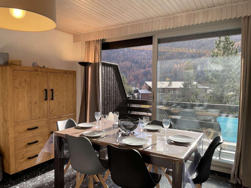 Holiday in mountain resort 3 room apartment 6 people (0210) - Résidence le Pic Blanc - Serre Chevalier - Living room