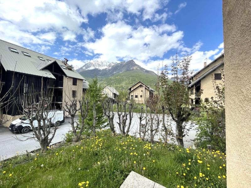 Rent in ski resort Apartment sleeping corner and cabin 4 people (LMO140) - Résidence le Pré Gambille - Serre Chevalier - Summer outside