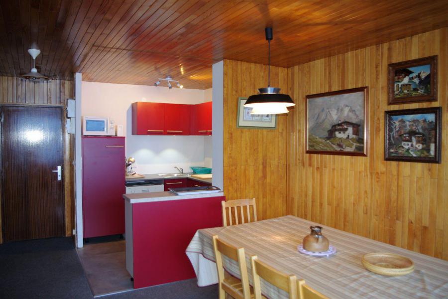 Holiday in mountain resort 3 room duplex apartment 8 people (A7CL) - Résidence le Prémou - Tignes - Table