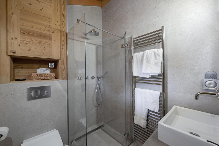 Holiday in mountain resort 5 room apartment 8 people (ROC) - Résidence le Rocher - Le Roc - Les Menuires - Shower room