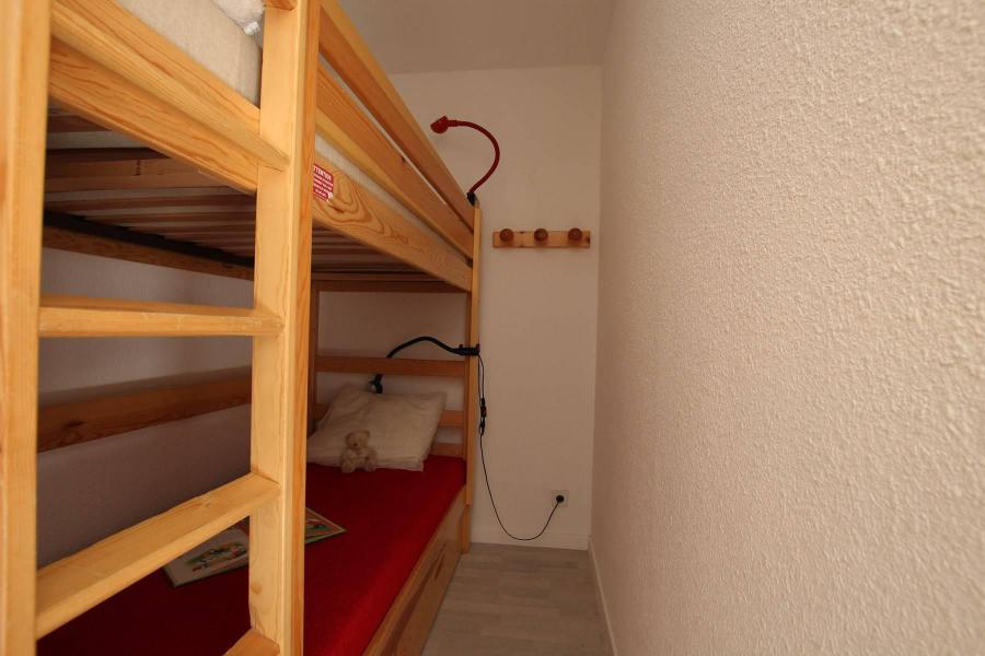 Holiday in mountain resort Studio sleeping corner 4 people (210) - Résidence le Sérac - Puy-Saint-Vincent - Bunk beds