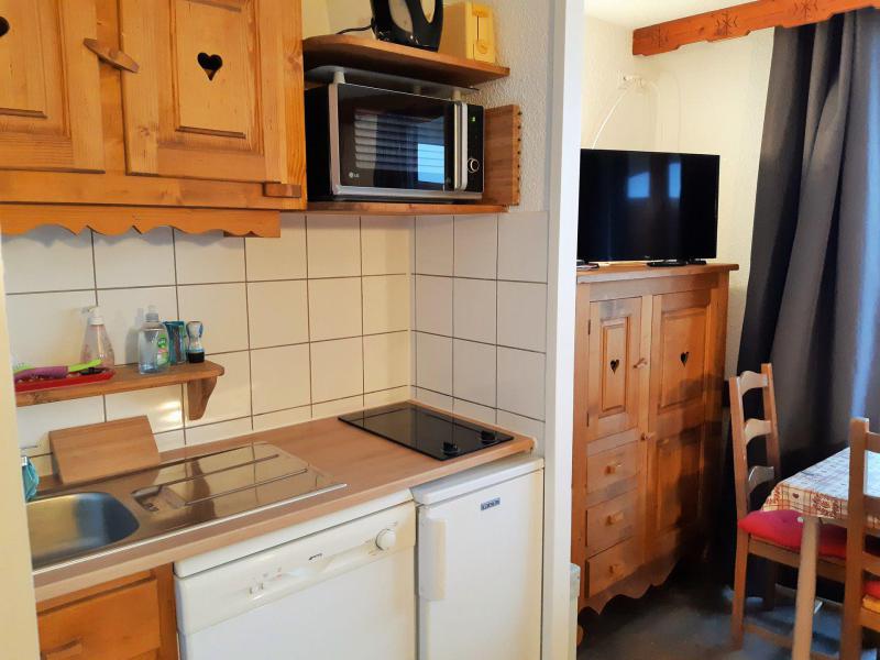 Holiday in mountain resort 2 room apartment sleeping corner 4 people (SOL415) - Résidence le Soleil - Les 2 Alpes - Kitchenette