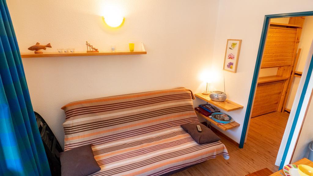 Holiday in mountain resort Studio sleeping corner 4 people (B59) - Résidence le Thabor - Valfréjus - Living room