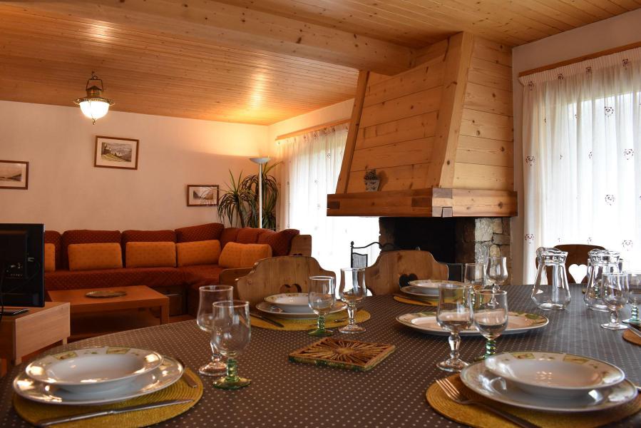 Holiday in mountain resort 4 room duplex apartment 8 people (1) - Résidence le Vallon - Méribel - Living room