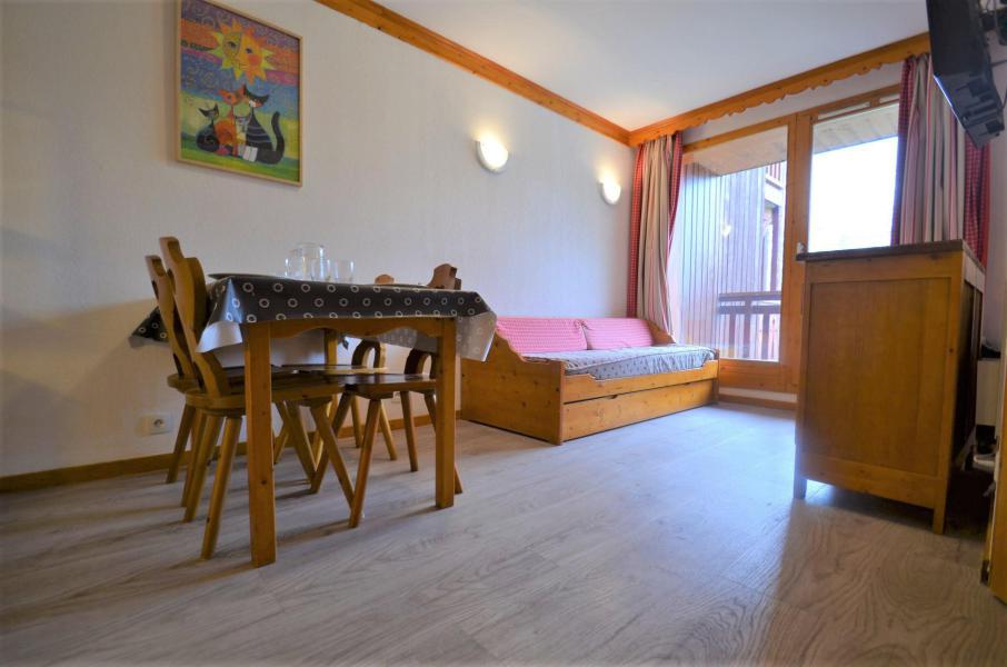 Vakantie in de bergen Appartement 2 kamers 4 personen (506) - Résidence le Valmont - Les Menuires - Woonkamer
