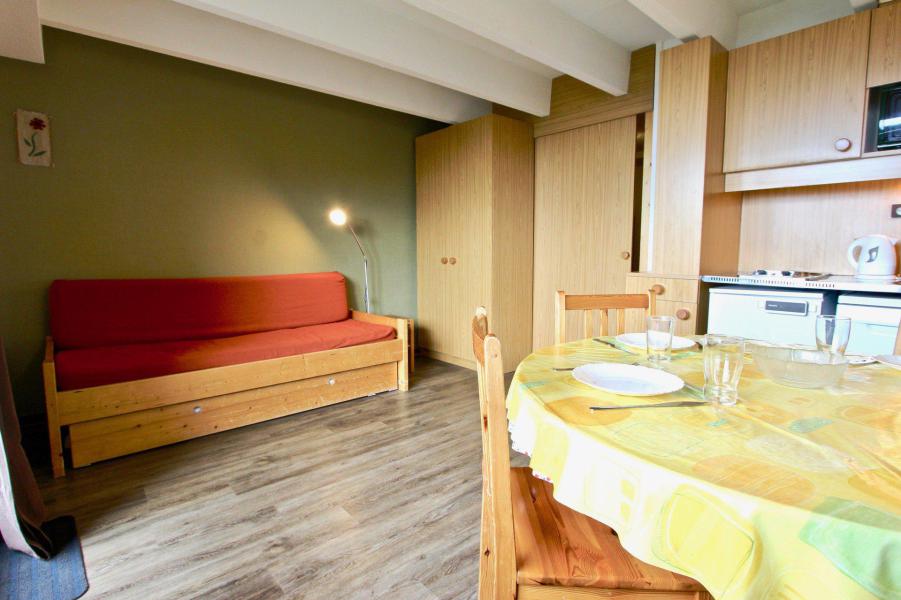 Holiday in mountain resort Studio sleeping corner 4 people (0404) - Résidence le Vernon - Chamrousse - Living room