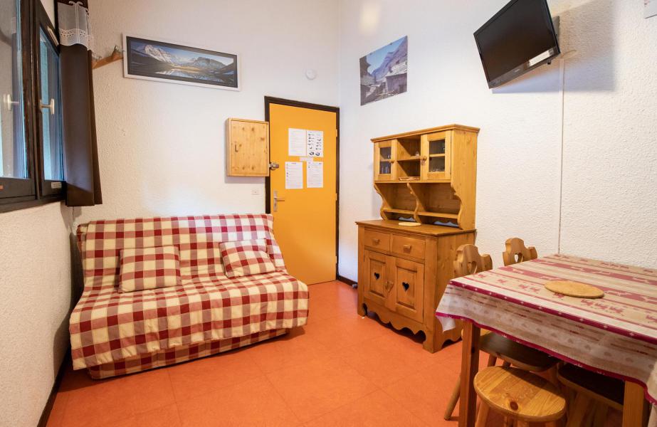 Holiday in mountain resort 2 room apartment 4 people (VI81V) - Résidence le Village - La Norma - Living room