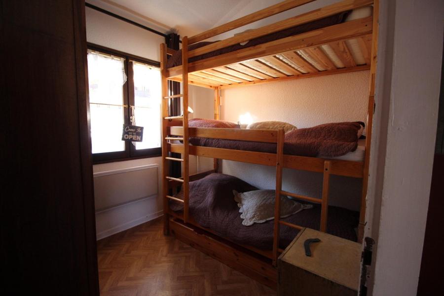 Holiday in mountain resort 2 room mezzanine apartment 5 people (VI42V) - Résidence le Village - La Norma - Accommodation