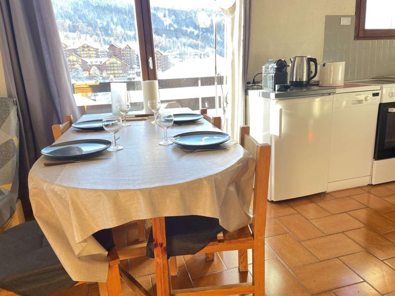 Holiday in mountain resort 3 room apartment 6 people (190-113I) - Résidence le Villaret I - Risoul - Living room