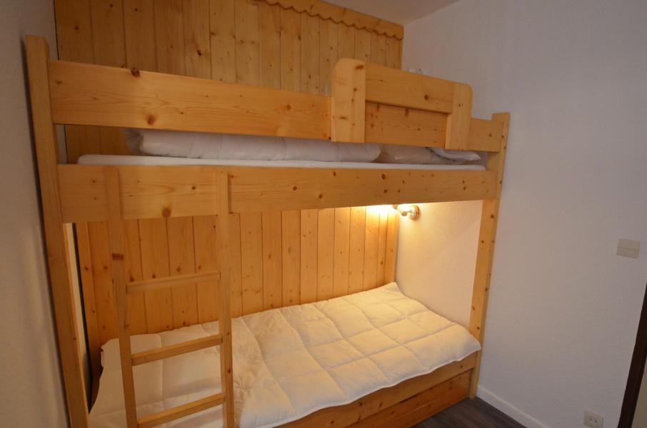 Holiday in mountain resort Studio sleeping corner 4 people (316) - Résidence le Villaret - Les Menuires - Bedroom