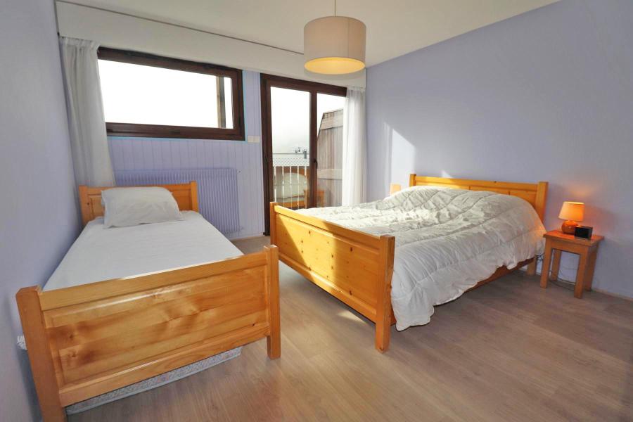 Holiday in mountain resort 3 room apartment 7 people - Résidence Le Vorzay - Les Gets - Bedroom