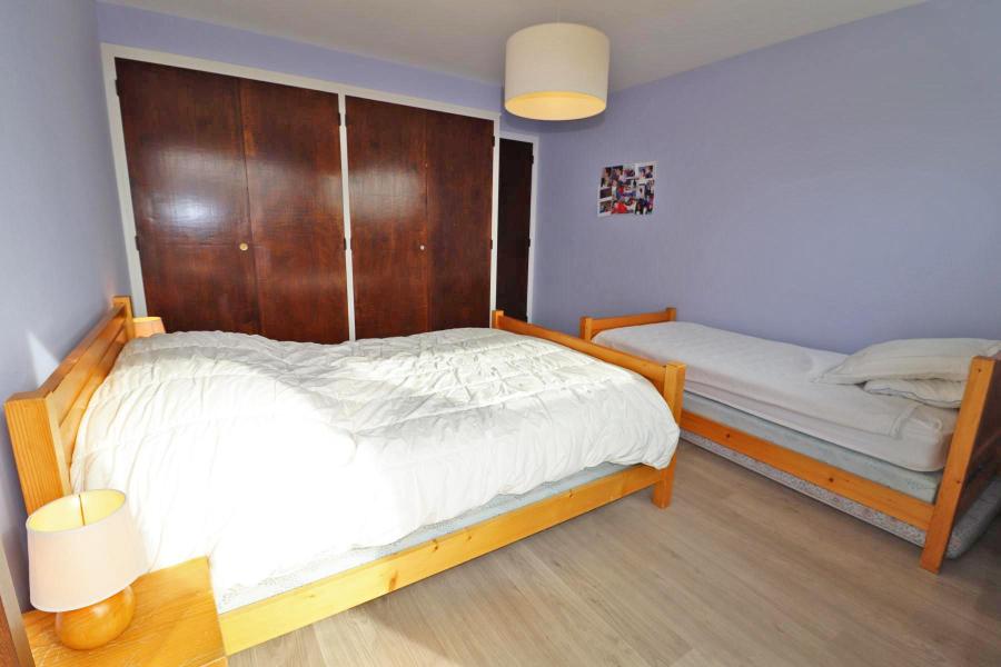 Holiday in mountain resort 3 room apartment 7 people - Résidence Le Vorzay - Les Gets - Bedroom