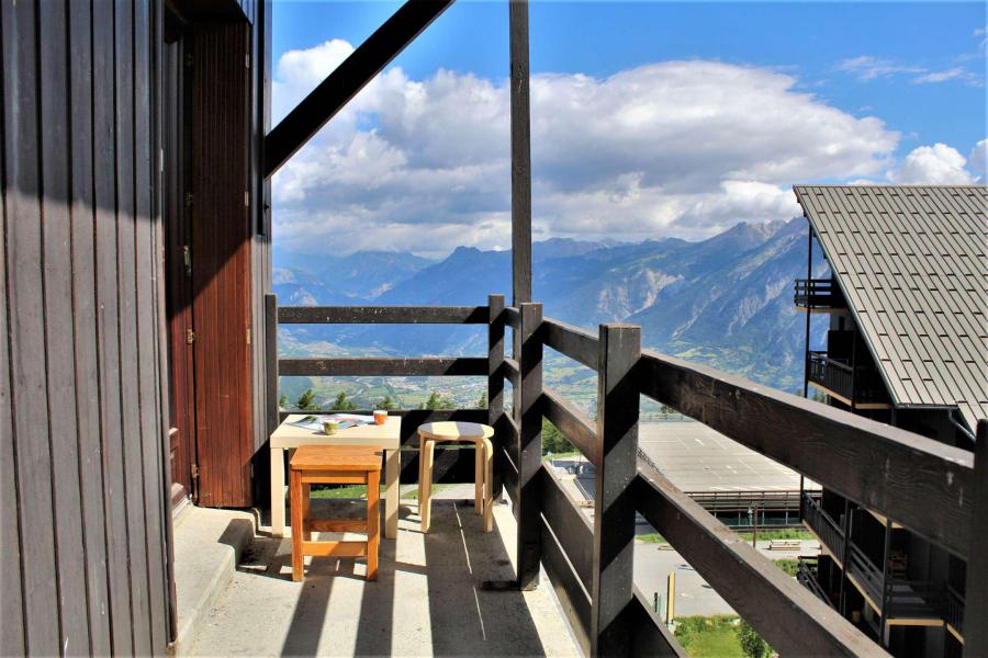 Holiday in mountain resort 2 room apartment sleeping corner 6 people (67) - Résidence les Airelles A - Risoul - Terrace