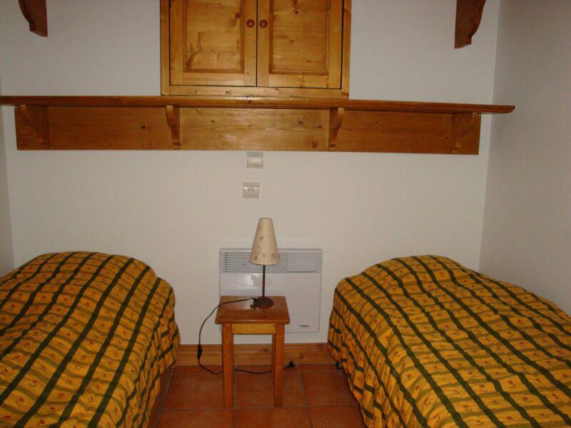 Urlaub in den Bergen 3-Zimmer-Appartment für 4 Personen (12) - Résidence les Alpages de Pralognan E - Pralognan-la-Vanoise - Schlafzimmer