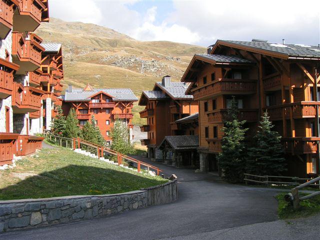 Rent in ski resort Résidence les Alpages de Reberty - Les Menuires - Summer outside