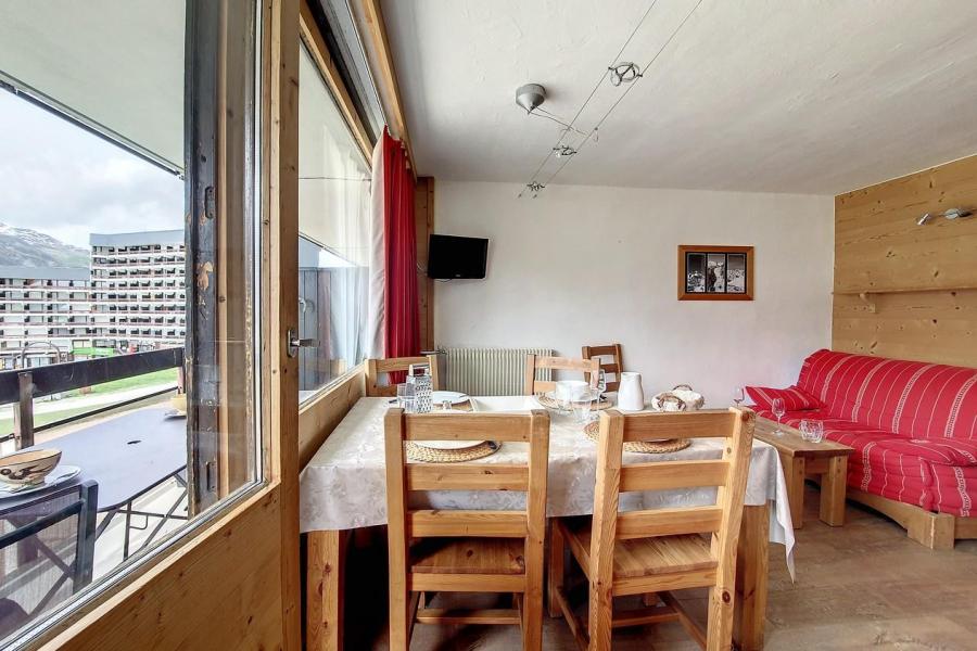 Urlaub in den Bergen 2-Zimmer-Appartment für 4 Personen (0111) - Résidence les Aravis - Les Menuires - Wohnzimmer