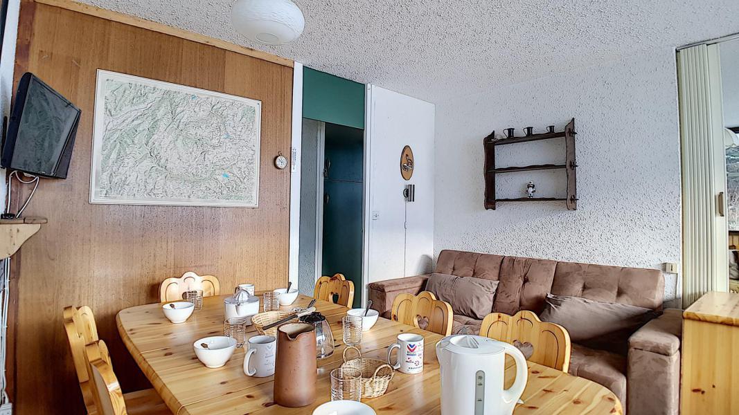 Urlaub in den Bergen 3-Zimmer-Appartment für 8 Personen (220) - Résidence les Aravis - Les Menuires - Wohnzimmer