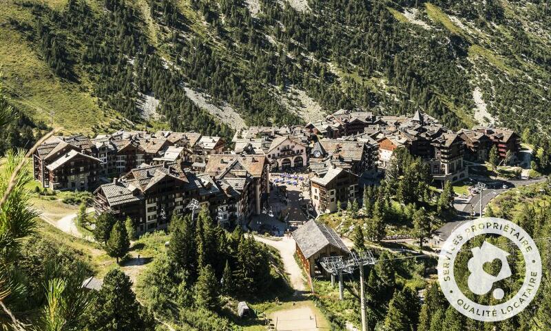 Аренда на лыжном курорте Résidence Les Arcs 1950 le Village - MH - Les Arcs - летом под открытым небом