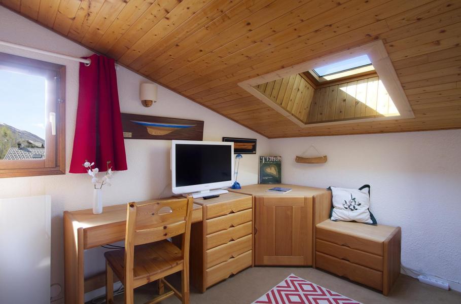 Holiday in mountain resort 1 room 2 cabins apartment 4 people (ARG2) - Résidence les Arias - Les 2 Alpes - Living room