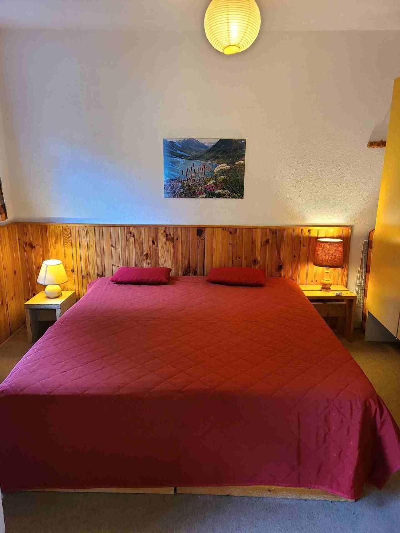 Holiday in mountain resort 2 room apartment 4 people (AR11A) - Résidence les Arolles - La Norma - Bedroom