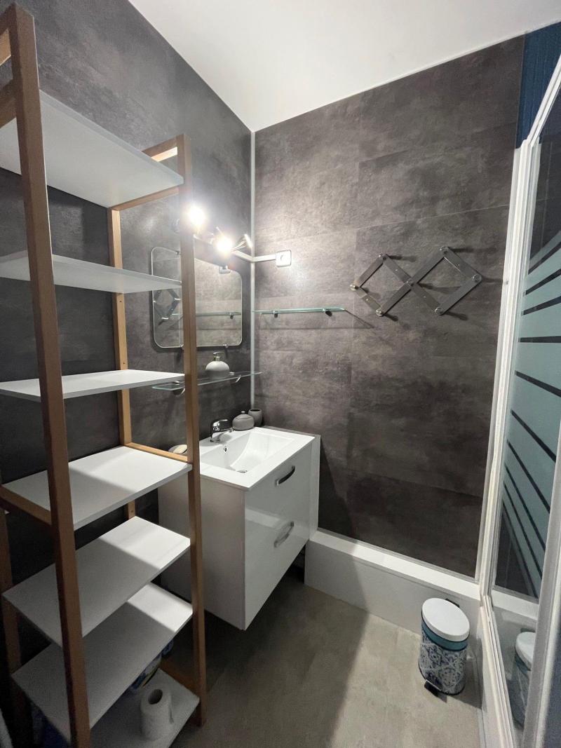 Holiday in mountain resort Studio cabin 2-4 people (H44) - Résidence les Arolles - Villard de Lans - Shower room