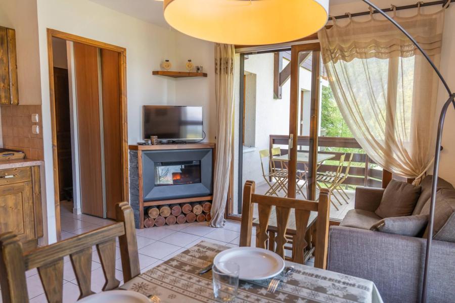 Holiday in mountain resort 2 room apartment cabin 4 people (6) - Résidence les Balcons de Pramouton - Les Orres - Living room