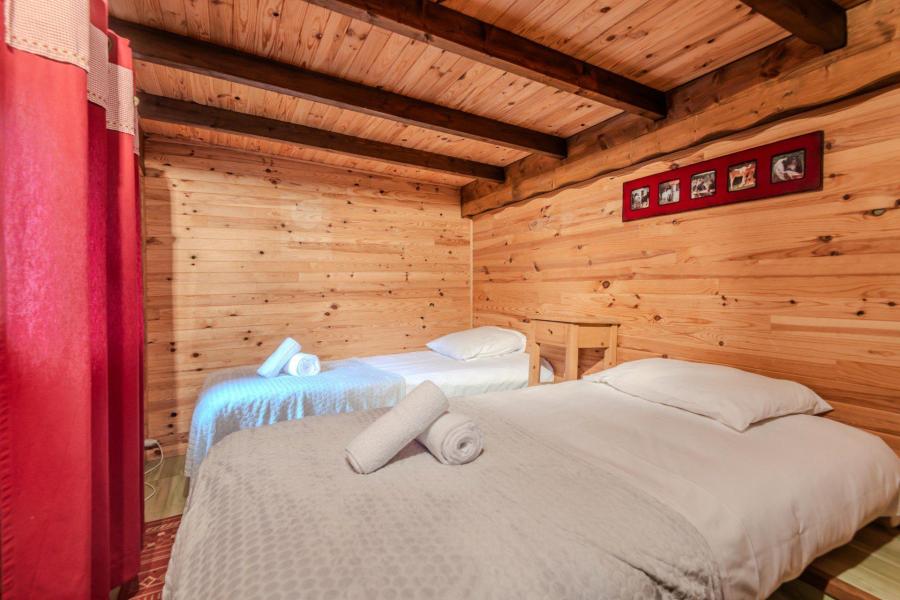 Holiday in mountain resort 3 room apartment 4 people (2) - Résidence Les Balluts - Morzine - Bedroom