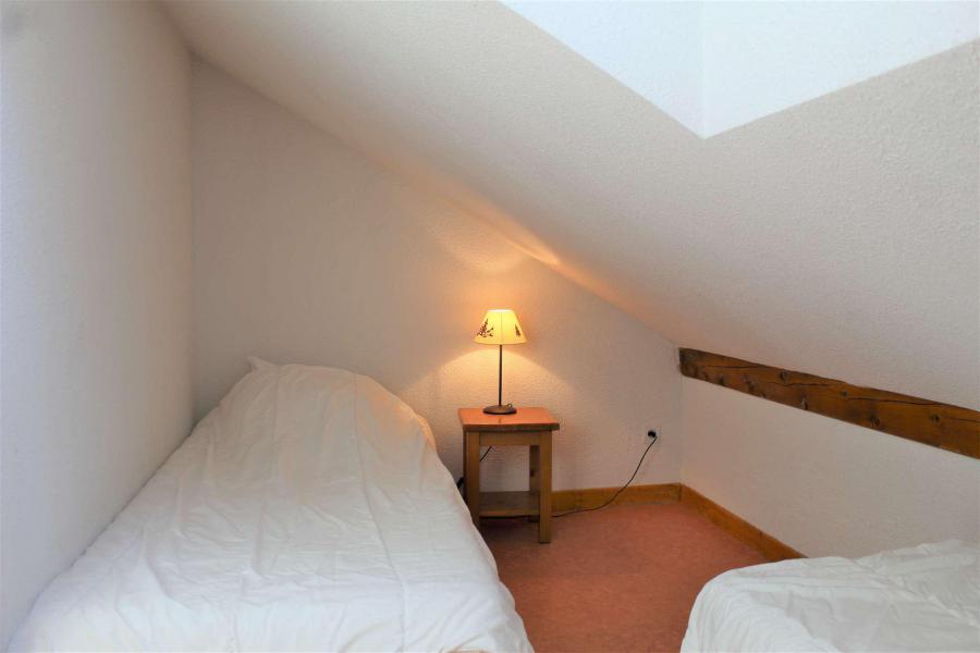 Vacances en montagne Appartement triplex 5 pièces 8-10 personnes (B20) - Résidence les Bouquetins - Vars - Chambre