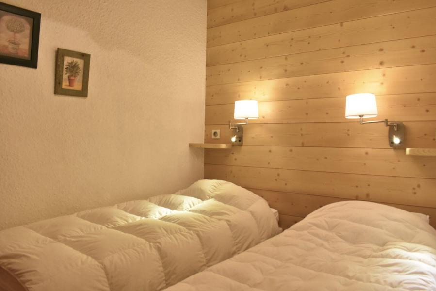 Holiday in mountain resort 2 room apartment 4 people (E7) - Résidence les Carlines - Méribel - Single bed