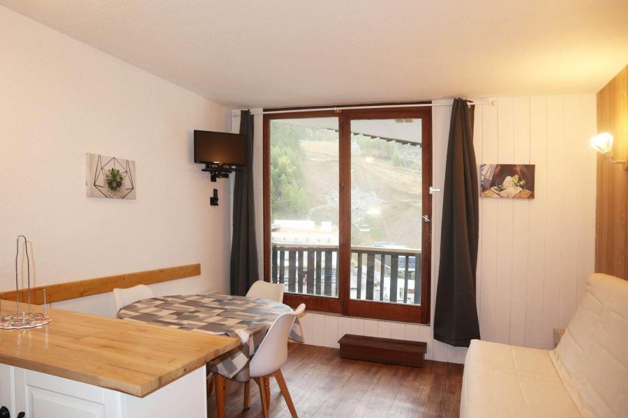 Holiday in mountain resort Studio sleeping corner 4 people (021) - Résidence les Carlines - Les Orres