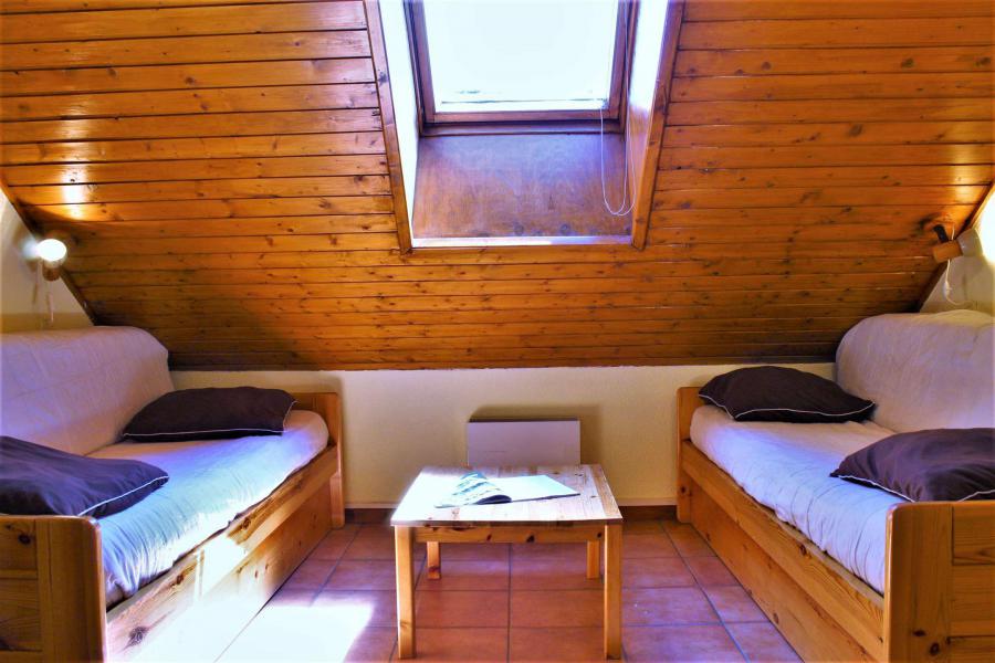 Vacaciones en montaña Apartamento dúplex 3 piezas 6 personas (61II) - Résidence les Chabrières II - Risoul - Cabina