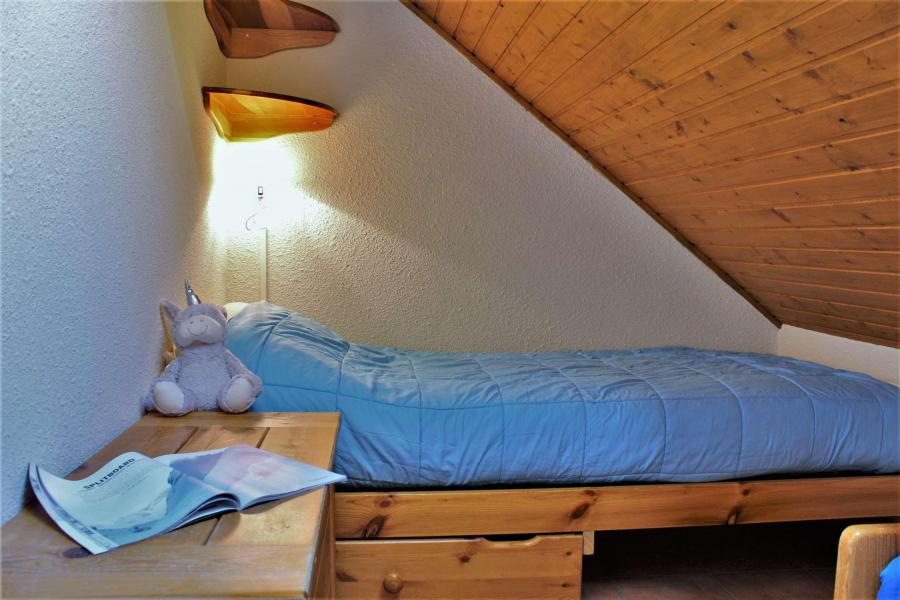 Vacances en montagne Appartement duplex 3 pièces 6 personnes (61II) - Résidence les Chabrières II - Risoul - Cabine mansardée