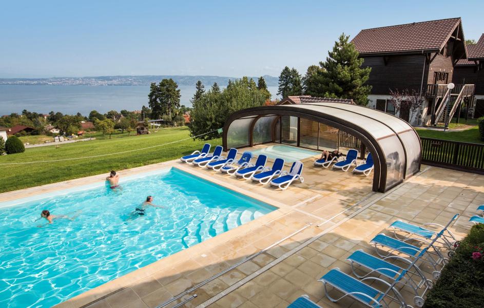 Holiday in mountain resort Résidence les Chalets d'Evian - Thollon les Mémises - Swimming pool
