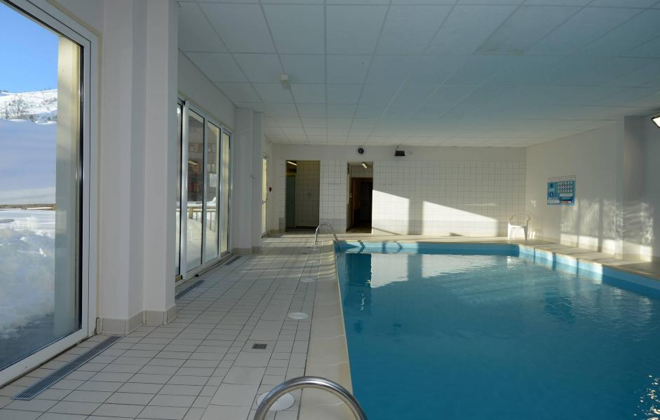 Holiday in mountain resort Résidence les Chalets de la Porte des Saisons - Saint Sorlin d'Arves - Swimming pool