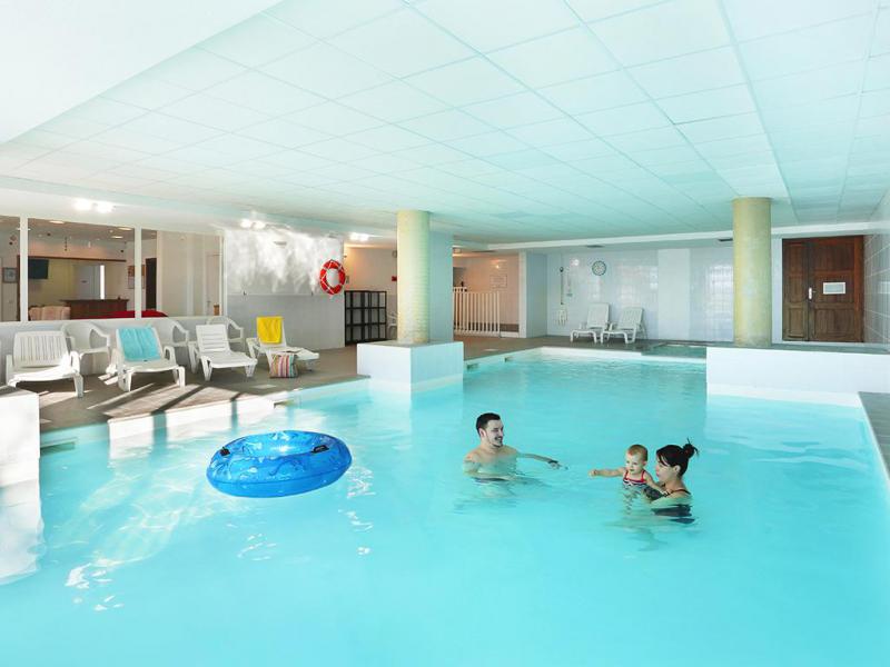 Vacances en montagne Résidence les Chalets du Belvédère - Font Romeu - Piscine