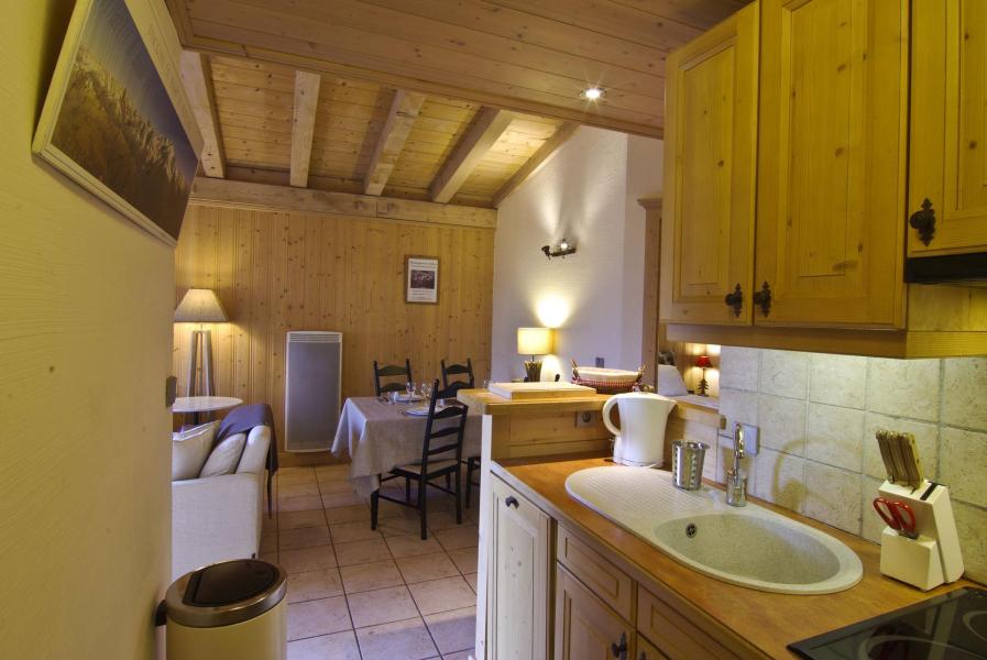 Holiday in mountain resort 3 room apartment 6 people (Volga) - Résidence les Chalets du Savoy - Kashmir - Chamonix - Kitchen