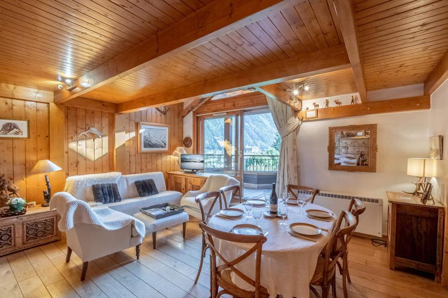 Holiday in mountain resort 5 room apartment 6-8 people - Résidence les Chalets du Savoy - Orchidée - Chamonix - Living room