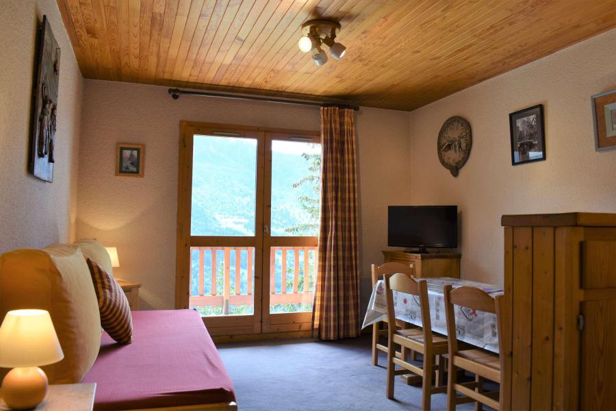 Holiday in mountain resort 2 room apartment 5 people (P19) - Résidence les Chandonnelles II - Méribel - Living room