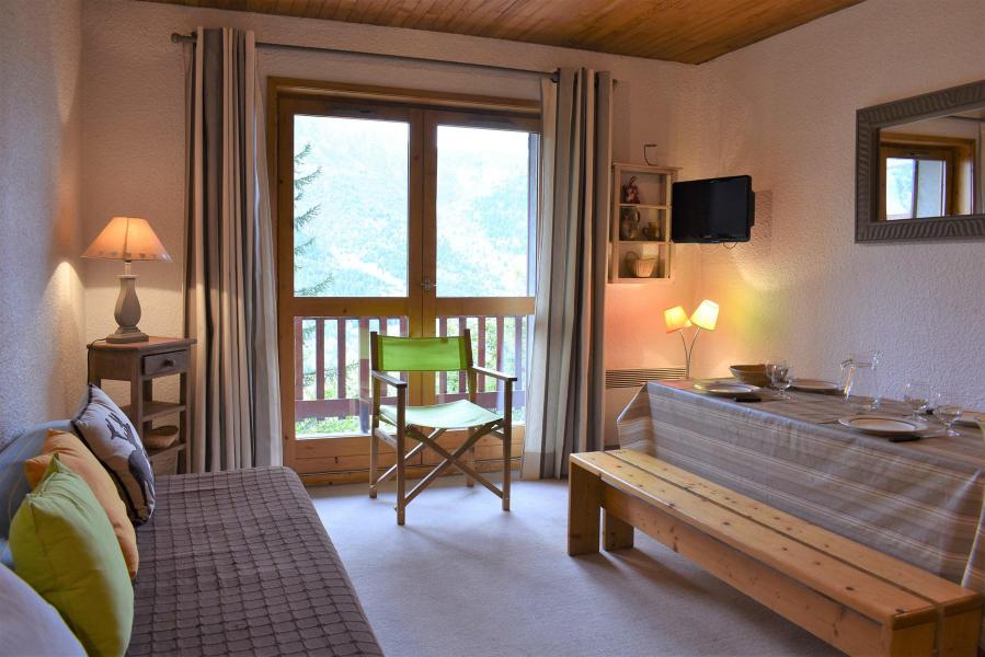 Urlaub in den Bergen 2-Zimmer-Appartment für 4 Personen (P3) - Résidence les Chandonnelles II - Méribel - Wohnzimmer