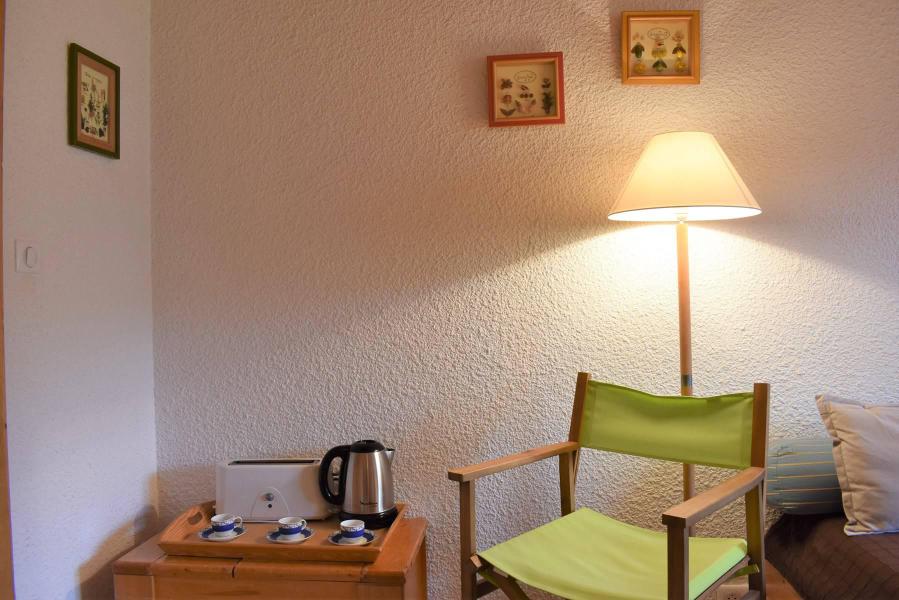 Urlaub in den Bergen 2-Zimmer-Appartment für 4 Personen (P3) - Résidence les Chandonnelles II - Méribel - Wohnzimmer