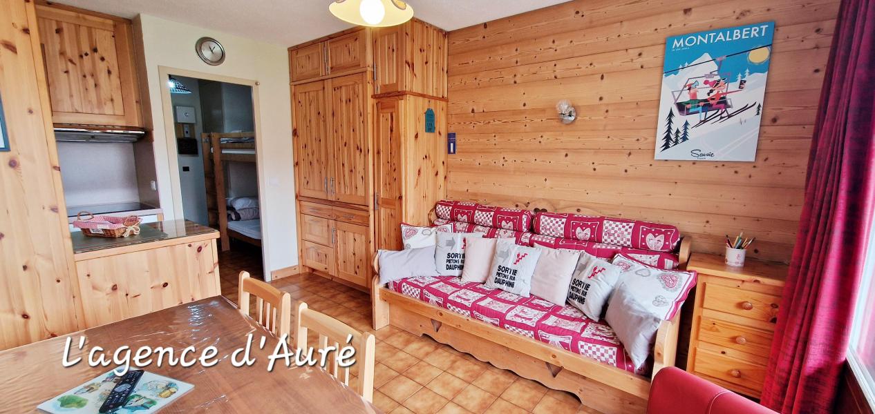 Holiday in mountain resort 2 room apartment 6 people (CHA210) - Résidence les Charmettes - Montalbert - Living room