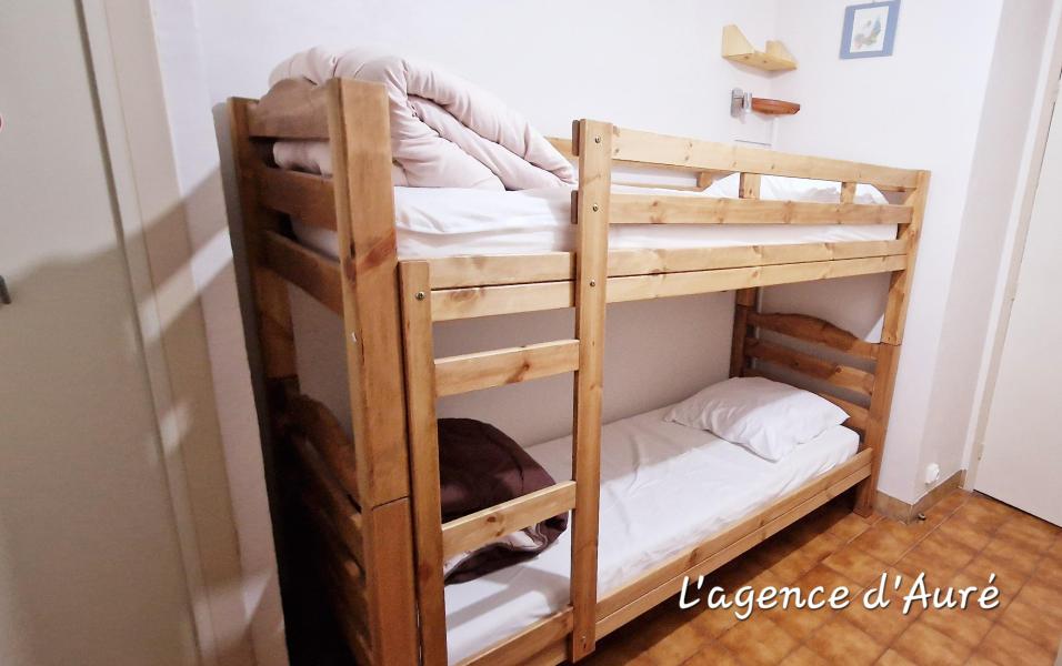 Holiday in mountain resort 2 room apartment 6 people (CHA210) - Résidence les Charmettes - Montalbert - Sleeping area