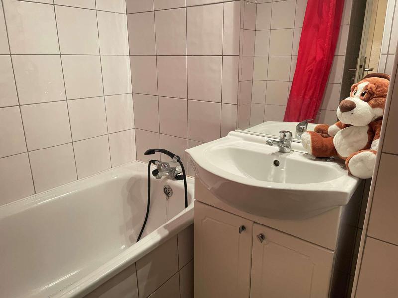 Vacaciones en montaña Apartamento cabina para 4 personas (112A2) - Résidence les Clarines A2 - Risoul - Cuarto de baño