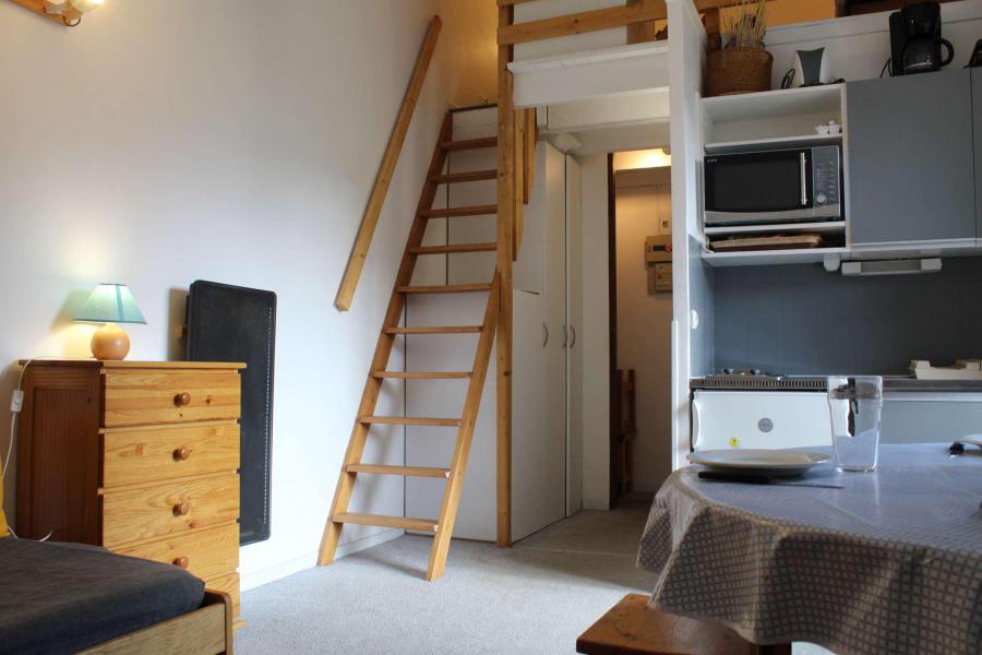 Vacances en montagne Studio mezzanine 4 personnes (221B) - Résidence les Clarines B1 - Risoul - Séjour