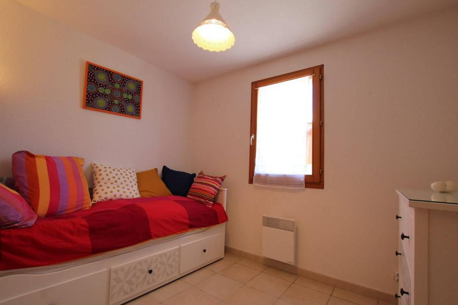 Holiday in mountain resort 3 room apartment 6 people (2B15) - Résidence les Coralines 2B - Serre Chevalier - Living room