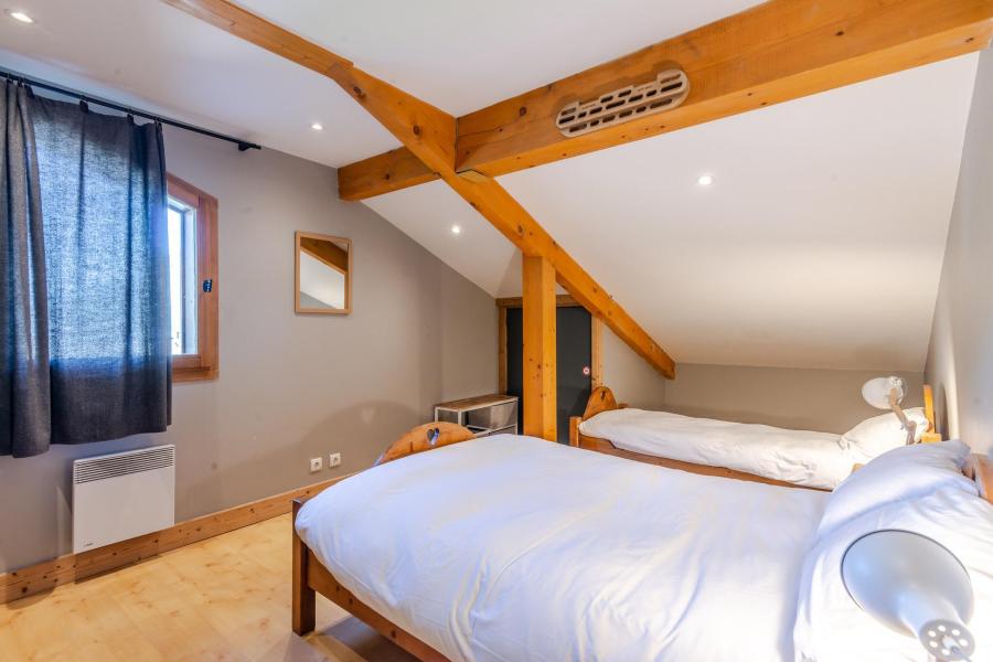 Holiday in mountain resort 5 room duplex apartment 10 people (4) - Résidence les Cordettes - Morzine - Bedroom