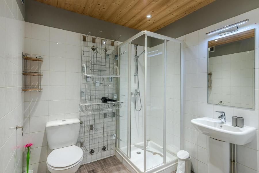 Holiday in mountain resort 5 room duplex apartment 10 people (4) - Résidence les Cordettes - Morzine - Shower room