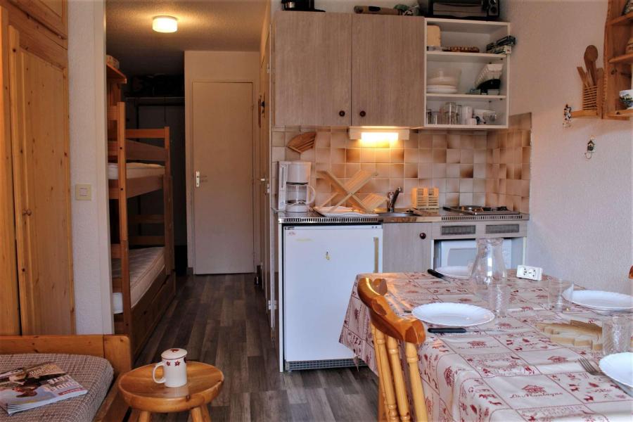 Urlaub in den Bergen 2-Zimmer-Appartment für 4 Personen (511) - Résidence les Crêtes - Risoul - Wohnzimmer